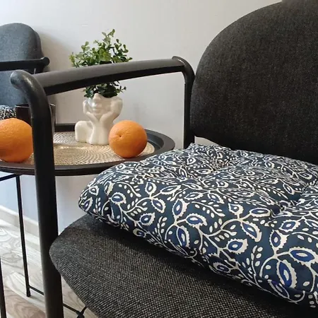 Apartment Cozy & Bright 1 Bedroom With Park Nearby - Free Parking, Riga, Up To 5 Guests *